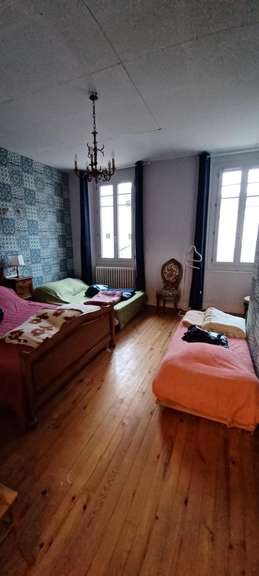 Chez Virginie - Du Bourg Homestay Lourdes